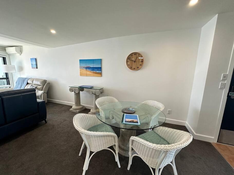 Luxury Beach Escape - 6 Adams Ave Mt Maunganui เมาท์มองานุย ภายนอก รูปภาพ